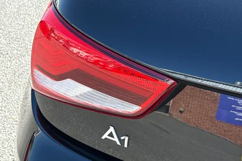 SW66LXJ Audi A1 1.4 TFSI CoD Black Edition Euro 6 (s/s) 3dr Thumbnail #37