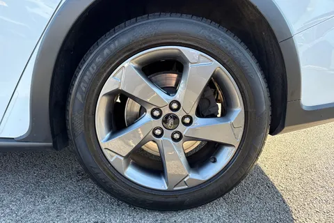 10 of 51 for Ford Focus 1.5 EcoBlue Active Auto Euro 6 (s/s) 5dr