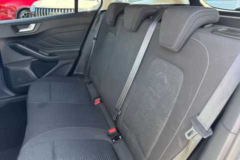 19 of 51 for Ford Focus 1.5 EcoBlue Active Auto Euro 6 (s/s) 5dr