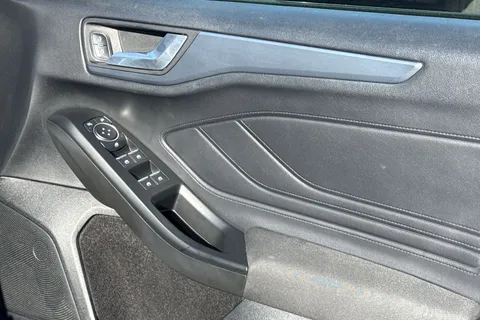 21 of 51 for Ford Focus 1.5 EcoBlue Active Auto Euro 6 (s/s) 5dr