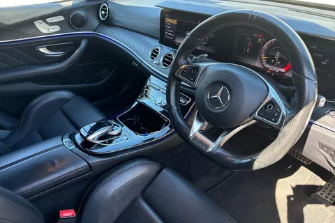 KV67VLD Mercedes-Benz E Class 4.0 E63 V8 BiTurbo AMG SpdS MCT 4MATIC+ Euro 6 (s/s) 4dr Thumbnail #9