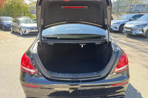 KV67VLD Mercedes-Benz E Class 4.0 E63 V8 BiTurbo AMG SpdS MCT 4MATIC+ Euro 6 (s/s) 4dr Thumbnail #11