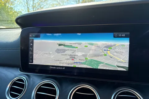 KV67VLD Mercedes-Benz E Class 4.0 E63 V8 BiTurbo AMG SpdS MCT 4MATIC+ Euro 6 (s/s) 4dr Thumbnail #13