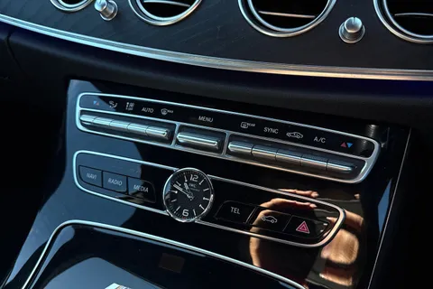 KV67VLD Mercedes-Benz E Class 4.0 E63 V8 BiTurbo AMG SpdS MCT 4MATIC+ Euro 6 (s/s) 4dr Thumbnail #20