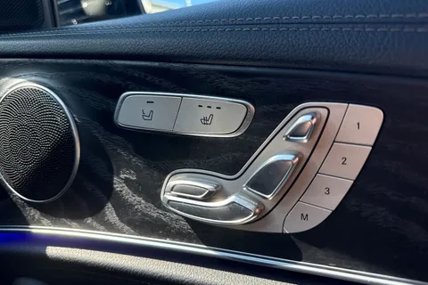 KV67VLD Mercedes-Benz E Class 4.0 E63 V8 BiTurbo AMG SpdS MCT 4MATIC+ Euro 6 (s/s) 4dr Thumbnail #29