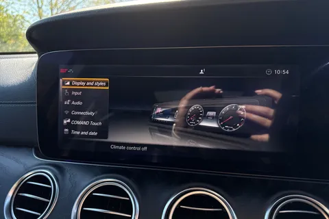 KV67VLD Mercedes-Benz E Class 4.0 E63 V8 BiTurbo AMG SpdS MCT 4MATIC+ Euro 6 (s/s) 4dr Thumbnail #35