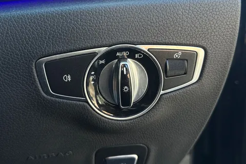 KV67VLD Mercedes-Benz E Class 4.0 E63 V8 BiTurbo AMG SpdS MCT 4MATIC+ Euro 6 (s/s) 4dr Thumbnail #36