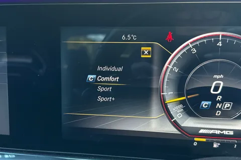 KV67VLD Mercedes-Benz E Class 4.0 E63 V8 BiTurbo AMG SpdS MCT 4MATIC+ Euro 6 (s/s) 4dr Thumbnail #41