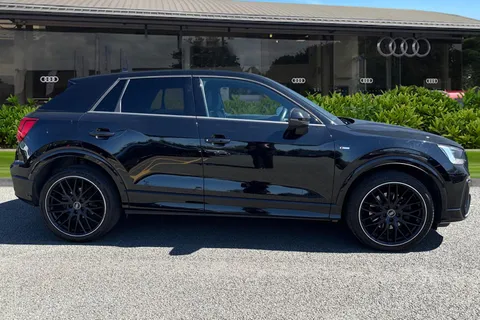 MT22DLX Audi Q2 Black Edition 35 TFSI  150 PS S tronic Thumbnail #3