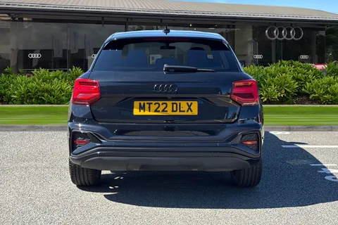 MT22DLX Audi Q2 Black Edition 35 TFSI  150 PS S tronic Thumbnail #4