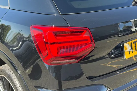 MT22DLX Audi Q2 Black Edition 35 TFSI  150 PS S tronic Thumbnail #8