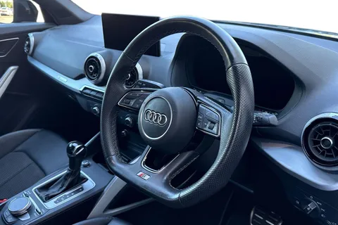 MT22DLX Audi Q2 Black Edition 35 TFSI  150 PS S tronic Thumbnail #14
