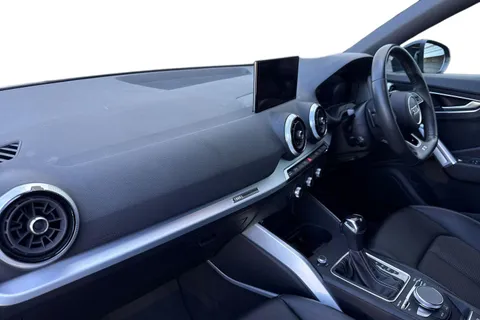 MT22DLX Audi Q2 Black Edition 35 TFSI  150 PS S tronic Thumbnail #15