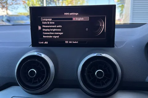 MT22DLX Audi Q2 Black Edition 35 TFSI  150 PS S tronic Thumbnail #27