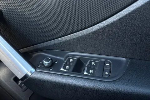 MT22DLX Audi Q2 Black Edition 35 TFSI  150 PS S tronic Thumbnail #41