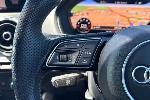 MT22DLX Audi Q2 Black Edition 35 TFSI  150 PS S tronic Thumbnail #43