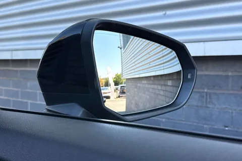 MT22DLX Audi Q2 Black Edition 35 TFSI  150 PS S tronic Thumbnail #56