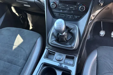 YV19DVX Ford Kuga 2.0 TDCi EcoBlue ST-Line Edition SUV 5dr Diesel Manual AWD Euro 6 (s/s) (180 ps) Thumbnail #24