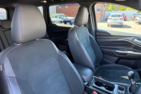 YV19DVX Ford Kuga 2.0 TDCi EcoBlue ST-Line Edition SUV 5dr Diesel Manual AWD Euro 6 (s/s) (180 ps) Thumbnail #25