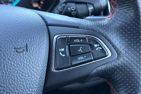 YV19DVX Ford Kuga 2.0 TDCi EcoBlue ST-Line Edition SUV 5dr Diesel Manual AWD Euro 6 (s/s) (180 ps) Thumbnail #36