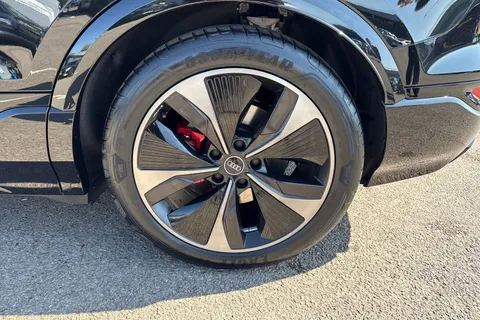  Audi Sq6 E-Tron 100kWh S Black Edition Auto quattro 5dr Thumbnail #11