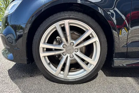 LD69PWK Audi A3 1.5 TFSI CoD 35 S line S Tronic Euro 6 (s/s) 4dr Thumbnail #14