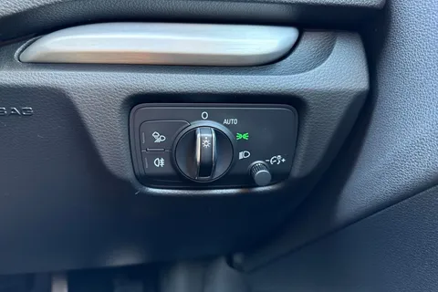 LD69PWK Audi A3 1.5 TFSI CoD 35 S line S Tronic Euro 6 (s/s) 4dr Thumbnail #44