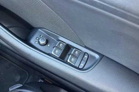 LD69PWK Audi A3 1.5 TFSI CoD 35 S line S Tronic Euro 6 (s/s) 4dr Thumbnail #45