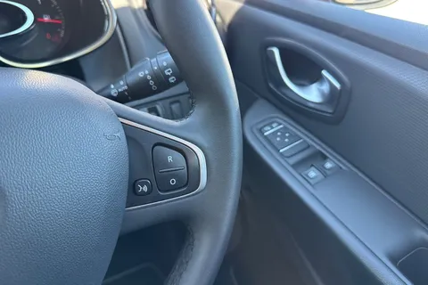 37 of 61 for Renault Clio 1.2 16V Dynamique Nav Euro 6 5dr