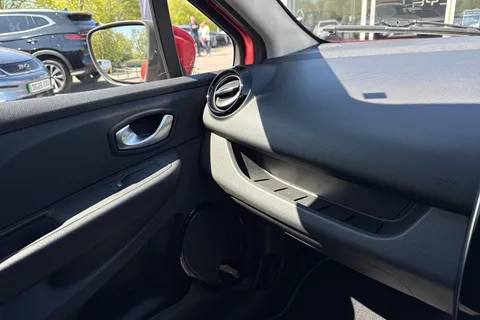 54 of 61 for Renault Clio 1.2 16V Dynamique Nav Euro 6 5dr