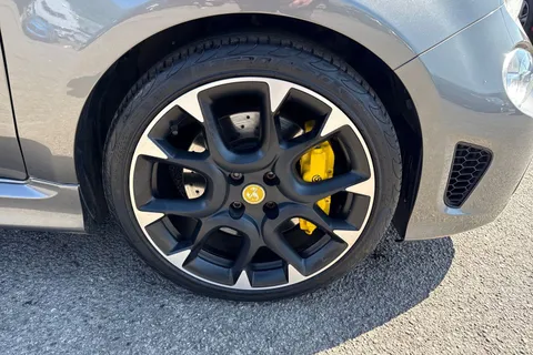 MJ19YTV Abarth 595C 1.4 T-Jet Competizione 70th Cabrio Euro 6 2dr Thumbnail #10