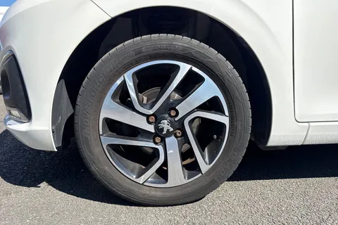 12 of 58 for PEUGEOT 108 1.2 PureTech Allure Top! Euro 6 5dr