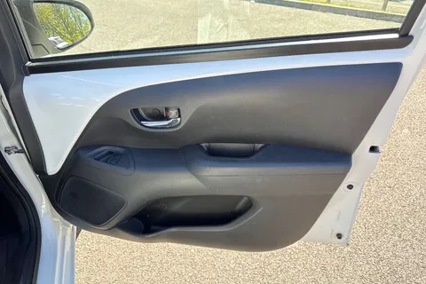 21 of 58 for PEUGEOT 108 1.2 PureTech Allure Top! Euro 6 5dr