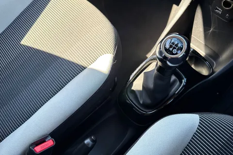 23 of 58 for PEUGEOT 108 1.2 PureTech Allure Top! Euro 6 5dr