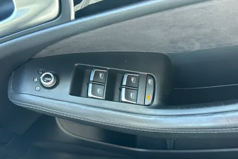 BL16GVD Audi Q5 2.0 TDI S line Plus S Tronic quattro Euro 6 (s/s) 5dr Thumbnail #21