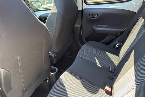 29 of 58 for PEUGEOT 108 1.2 PureTech Allure Top! Euro 6 5dr