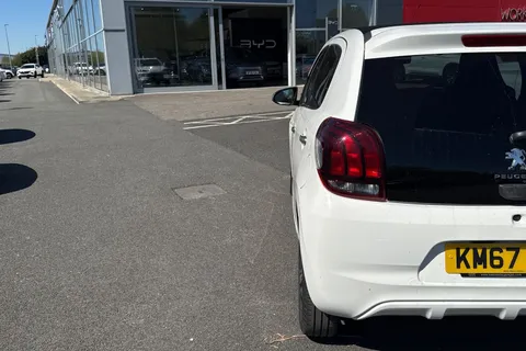 31 of 58 for PEUGEOT 108 1.2 PureTech Allure Top! Euro 6 5dr