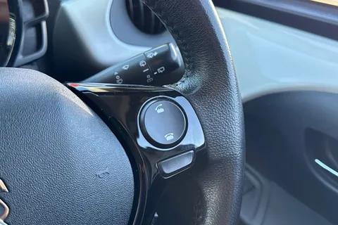 36 of 58 for PEUGEOT 108 1.2 PureTech Allure Top! Euro 6 5dr