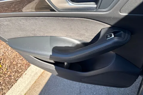 BL16GVD Audi Q5 2.0 TDI S line Plus S Tronic quattro Euro 6 (s/s) 5dr Thumbnail #37