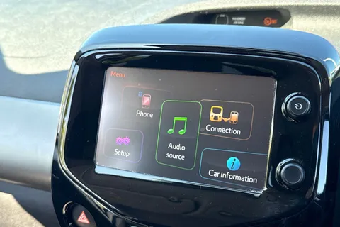 44 of 58 for PEUGEOT 108 1.2 PureTech Allure Top! Euro 6 5dr