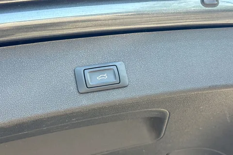 BL16GVD Audi Q5 2.0 TDI S line Plus S Tronic quattro Euro 6 (s/s) 5dr Thumbnail #41