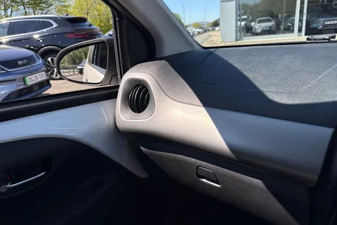 51 of 58 for PEUGEOT 108 1.2 PureTech Allure Top! Euro 6 5dr