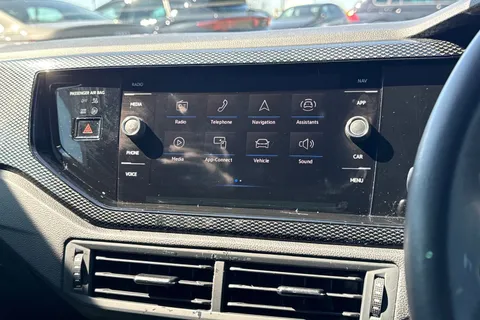 MJ24OBF Volkswagen Polo 1.0 TSI Life 5dr Thumbnail #18