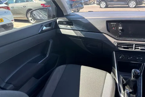 MJ24OBF Volkswagen Polo 1.0 TSI Life 5dr Thumbnail #21