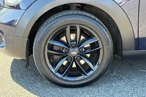 15 of 52 for Mini Countryman 2.0 Cooper SD Euro 5 (s/s) 5dr