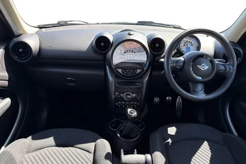 17 of 52 for Mini Countryman 2.0 Cooper SD Euro 5 (s/s) 5dr