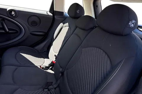 18 of 52 for Mini Countryman 2.0 Cooper SD Euro 5 (s/s) 5dr