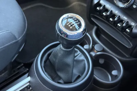 22 of 52 for Mini Countryman 2.0 Cooper SD Euro 5 (s/s) 5dr