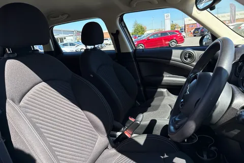 24 of 52 for Mini Countryman 2.0 Cooper SD Euro 5 (s/s) 5dr