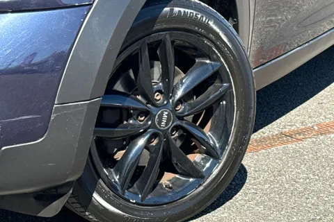 28 of 52 for Mini Countryman 2.0 Cooper SD Euro 5 (s/s) 5dr